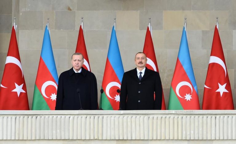 NAGORNO-KARABAKH: ALIEV E ERDOGAN PRESIDEM A “PARADA DA VITÓRIA” EM BAKU