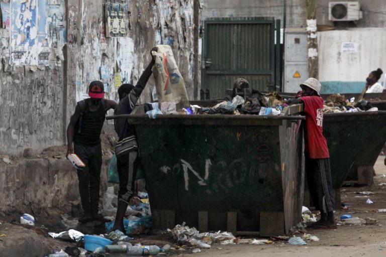 (SOBRE)VIVER E CRESCER NAS RUAS DE LUANDA