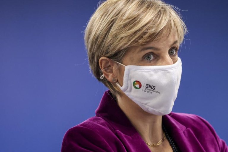 COVID-19: NÚMERO DE TESTES REALIZADOS MANTÉM-SE, O QUE BAIXOU FOI A TAXA DE POSITIVIDADE