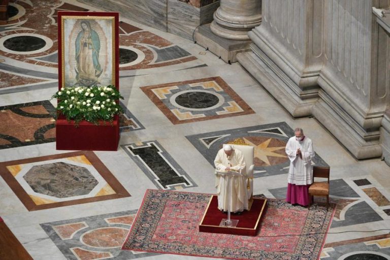 COVID-19: VATICANO PERMITE CELEBRAÇÃO DE QUATRO MISSAS DIÁRIAS NO NATAL, ANO NOVO E DIA DE REIS