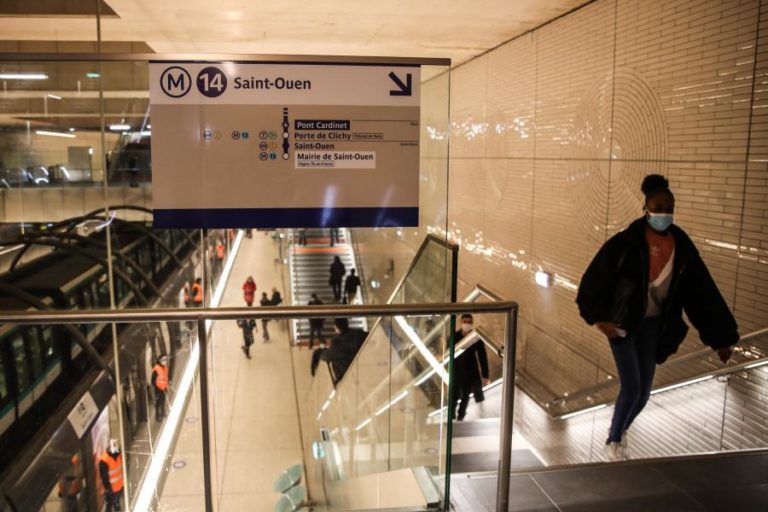 COVID-19: FRANÇA REGISTA 11.795 NOVOS CASOS E 386 MORTES NAS ÚLTIMAS 24 HORAS