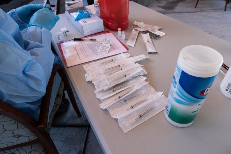 COVID-19: EUA COM 3.249 MORTOS E MAIS DE 247 MIL CASOS EM 24 HORAS