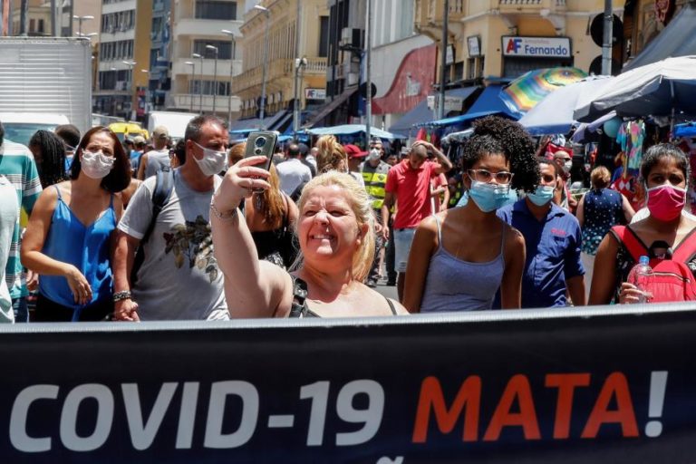 COVID-19: MINISTRO DEFENDE VACINAÇÃO EM MASSA PARA RETOMA DA ECONOMIA DO BRASIL