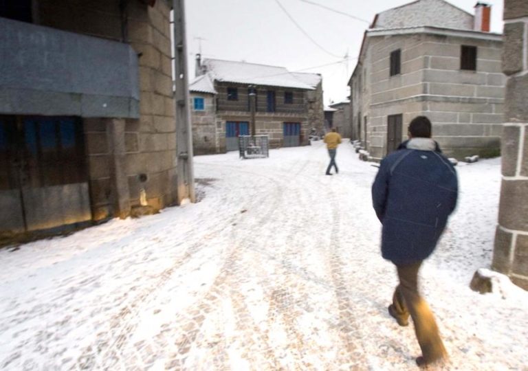 AULAS SUSPENSAS EM MONTALEGRE DEVIDO À QUEDA DE NEVE
