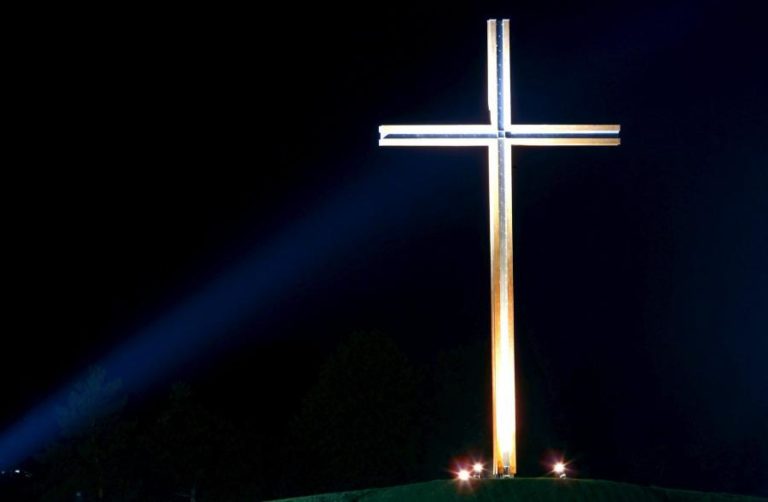 COVID-19: CEMITÉRIO E SERVIÇOS MUNICIPAIS NO PORTO SANTO “TEMPORARIAMENTE ENCERRADOS” – CÂMARA