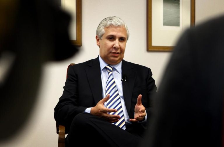 FACULDADE DE DIREITO DA NOVA ALVO DE BUSCAS QUE ENVOLVEM JORGE BACELAR GOUVEIA.