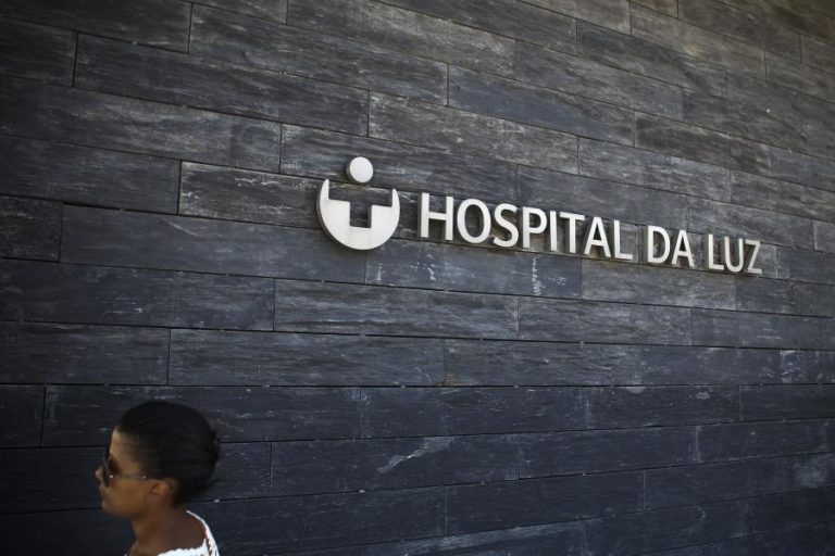 COVID-19: HOSPITAL AMADORA-SINTRA ABRE ENFERMARIA COM MÉDICOS E DOENTES NO HOSPITAL DA LUZ