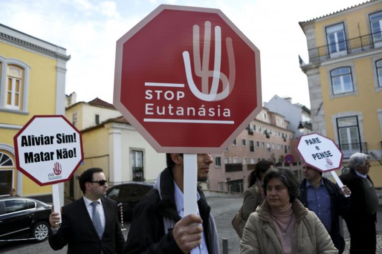 EUTANÁSIA: MOVIMENTO ACUSA DEPUTADOS DE CEGUEIRA E FALTA DE OPORTUNIDADE