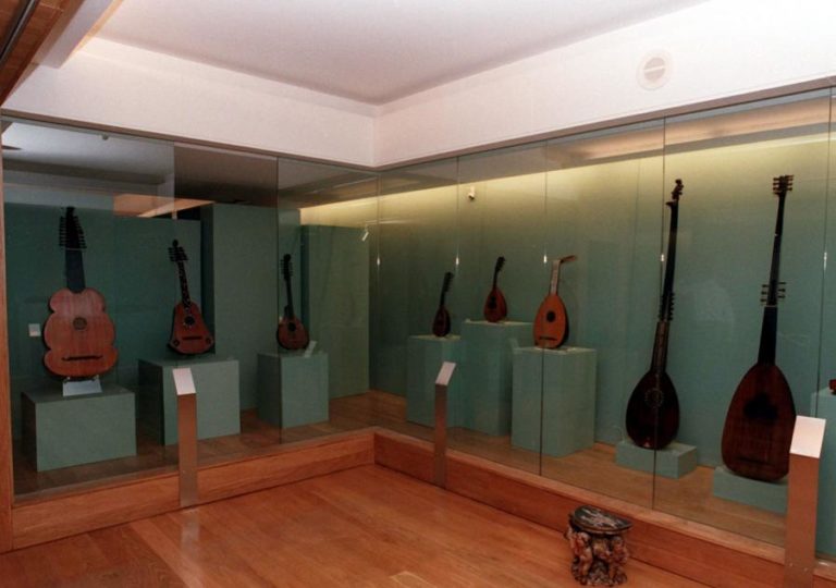 MUSEU DA MÚSICA PERMANECE NO ALTO DOS MOINHOS EM LISBOA ATÉ SER TRANSFERIDO PARA MAFRA