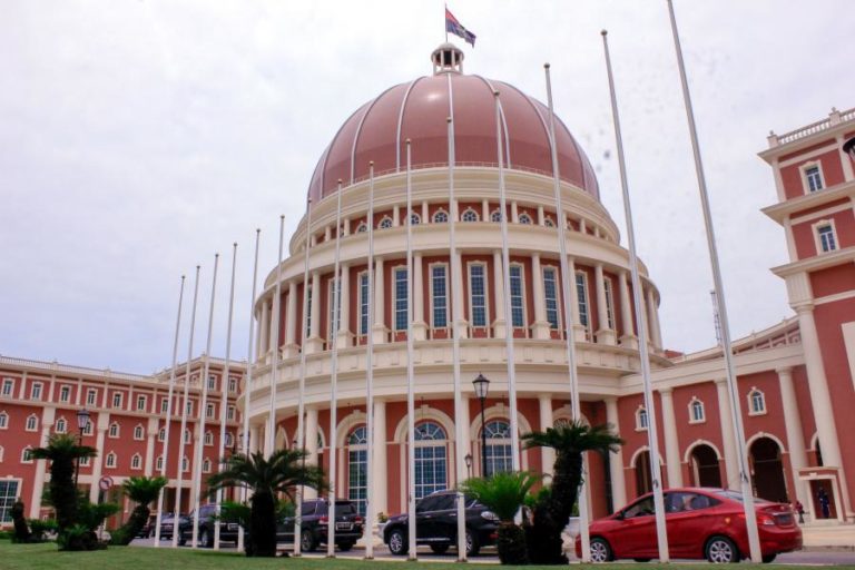 ASSEMBLEIA NACIONAL ANGOLANA APROVA LEI DA INSOLVÊNCIA E RECUPERAÇÃO DE EMPRESAS