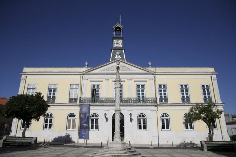 COVID-19: MORRERAM CINCO IDOSOS APÓS SURTO EM LAR ILEGAL DE SAMORA CORREIA, BENAVENTE – CÂMARA