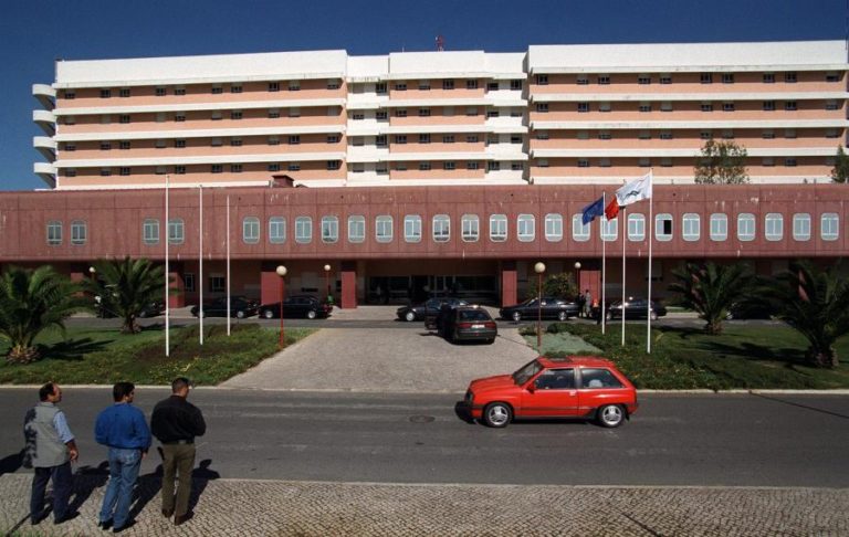 COVID-19: GARCIA DE ORTA ULTRAPASSA OS 200 DOENTES COM TAXA DE OCUPAÇÃO DE 250%