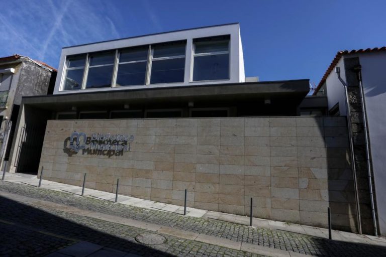 COVID-19: BIBLIOTECAS CRIAM SERVIÇOS ‘ONLINE’ E AO DOMICÍLIO PARA CHEGAR À COMUNIDADE