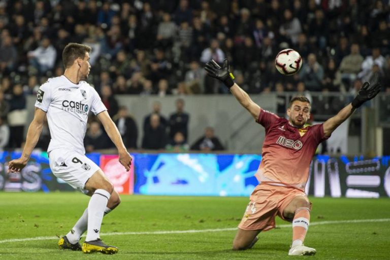 ALEXANDRE GUEDES REFORÇA ATAQUE DO FAMALICÃO