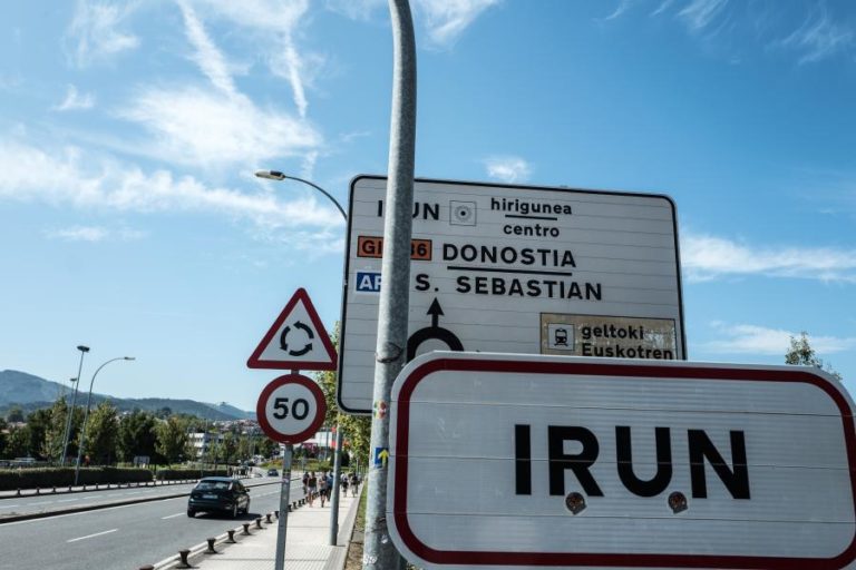 COVID-19: MERKEL QUER MEDIDAS HOMOGÉNEAS NAS FRONTEIRAS DOS 27 CONTRA NOVAS VARIANTES