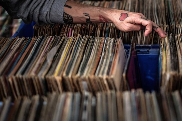 QUOTA DE 30% NA EMISSÃO DE MÚSICA PORTUGUESA ENTRA EM VIGOR DIA 27 DE FEVEREIRO