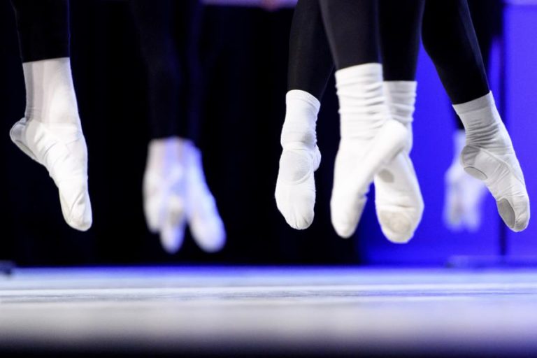 COVID-19: ESTABELECIMENTOS DE DANÇA E MÚSICA E DESPORTO ESCOLAR TAMBÉM ENCERRADOS – GOVERNO