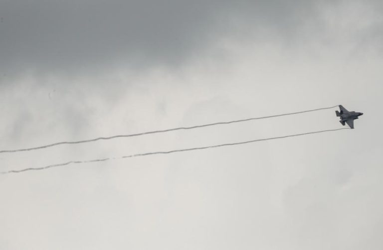 ADMINISTRAÇÃO BIDEN CONGELA VENDA DE CAÇAS F-35 AOS EMIRADOS ÁRABES UNIDOS