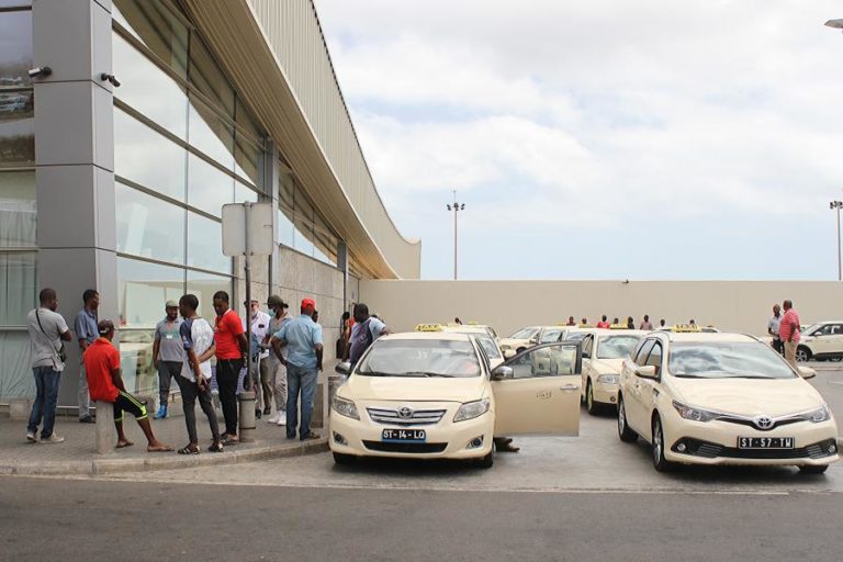 COVID-19: CABO VERDE FORMA 1.200 TAXISTAS PARA PREPARAR RETOMA DO TURISMO