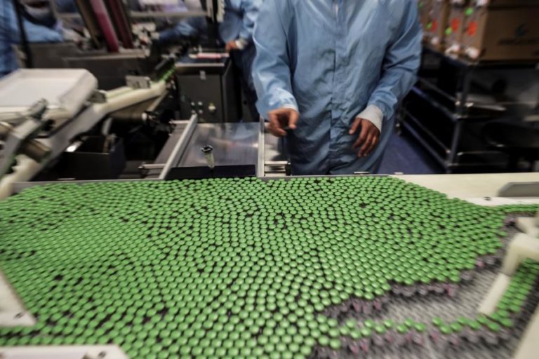 COVID-19: OMS PREOCUPADA COM RESTRIÇÕES DA UE A EXPORTAÇÕES DE VACINAS