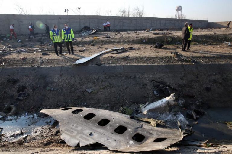IRÃO ACUSA EUA DE ESTAR NA ORIGEM DO DERRUBE DE AVIÃO E KIEV CRITICA TEERÃO DE BLOQUEAR INQUÉRITO