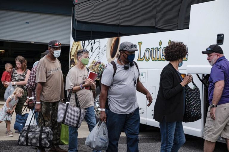 COVID-19: ESTADOS UNIDOS IMPÕEM USO OBRIGATÓRIO DE MÁSCARA NOS TRANSPORTES PÚBLICOS