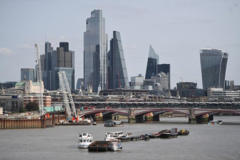 PRESIDENCIAIS: DESDOBRAMENTO DE MESAS DE VOTO SURPREENDE ELEITORES EM LONDRES