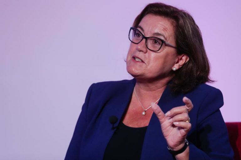 UE/PRESIDÊNCIA: “FALTA AINDA BASTANTE DEBATE” SOBRE CERTIFICADOS DE VACINAÇÃO, ASSUME ZACARIAS