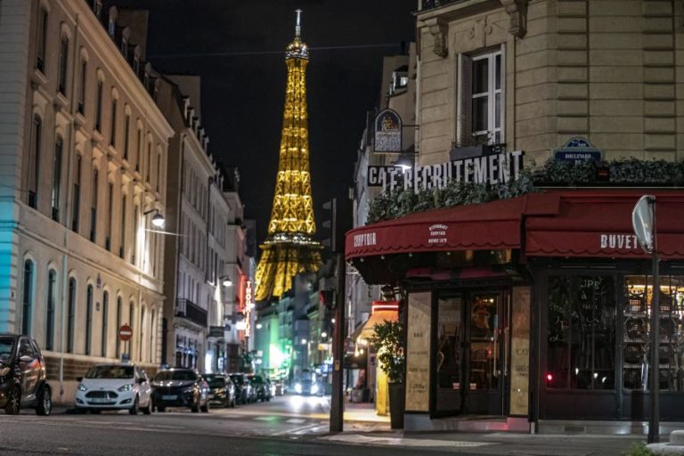 COVID-19: BARES E RESTAURANTES EM FRANÇA SÓ REABREM A PARTIR DE FEVEREIRO