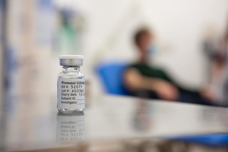 COVID-19: QUÉNIA COMEÇA A RECEBER 24 MILHÕES DE DOSES DE VACINAS NO PRÓXIMO MÊS