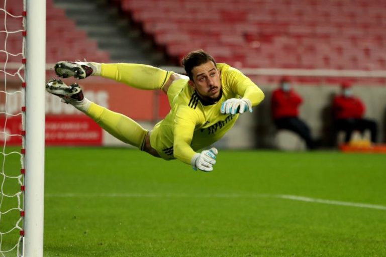 COVID-19: GUARDA-REDES HELTON LEITE AUMENTA LOTE DE INFETADOS NO BENFICA