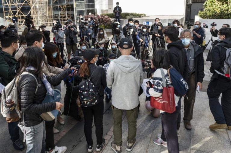 CHINA RETIRA CARTEIRA PROFISSIONAL A ADVOGADO DE ATIVISTA DE HONG KONG