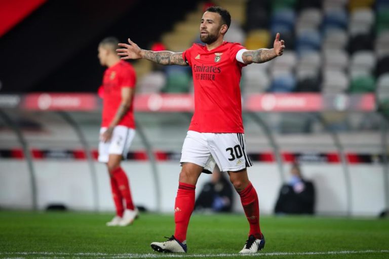 COVID-19: BENFIQUISTAS OTAMENDI E NUNO TAVARES TAMBÉM ESTÃO INFETADOS