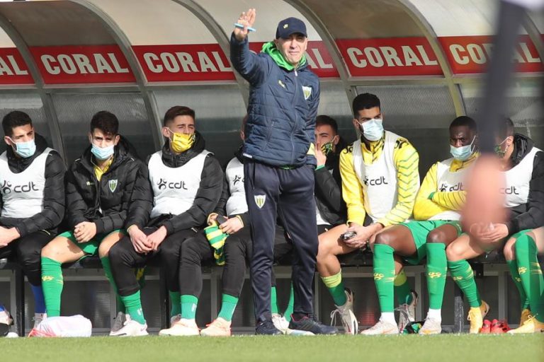 TREINADOR DO TONDELA QUER EQUILIBRAR INTENSIDADE DO FARENSE PARA EVITAR DERROTA