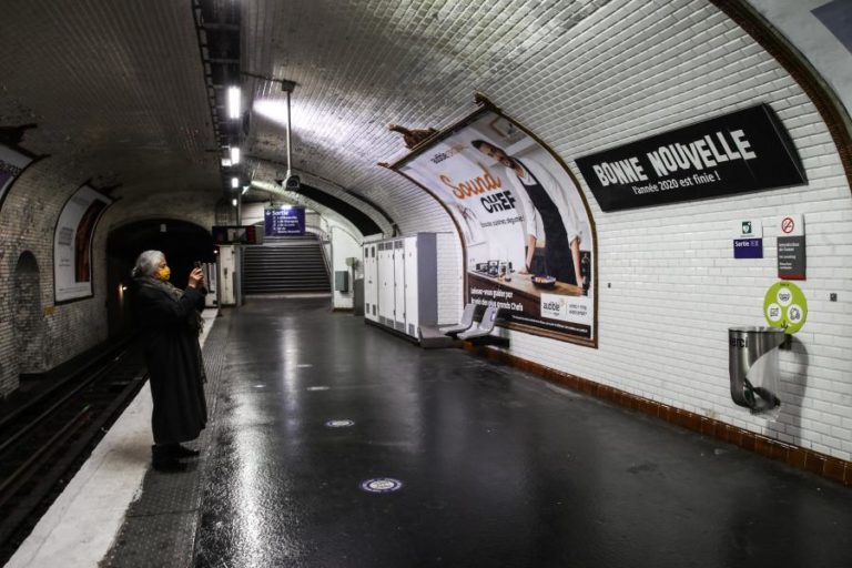 COVID-19: FRANÇA REGISTA 281 MORTOS DEVIDO AO VÍRUS