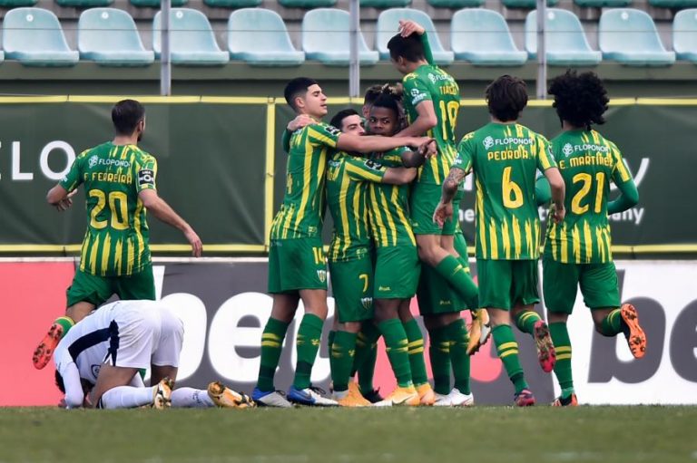 COVID-19: TONDELA TEM SURTO NO PLANTEL E VAI PEDIR ADIAMENTO DO JOGO COM O BOAVISTA