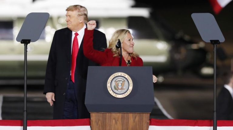 CONGRESSISTA REPUBLICANA APRESENTA PEDIDO DE DESTITUIÇÃO DE JOE BIDEN