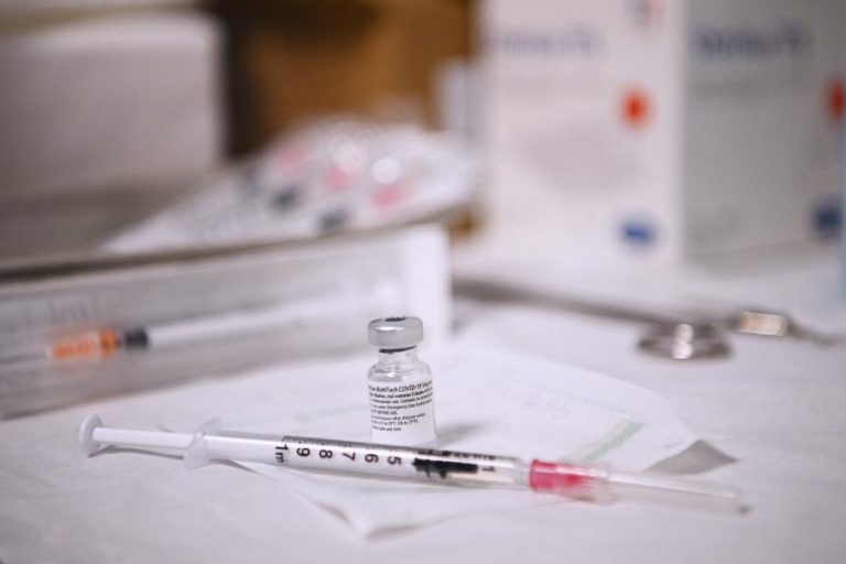 COVID-19: ÁFRICA DO SUL ANUNCIA 1,5 MILHÕES DE VACINAS PARA O SERVIÇO DE SAÚDE