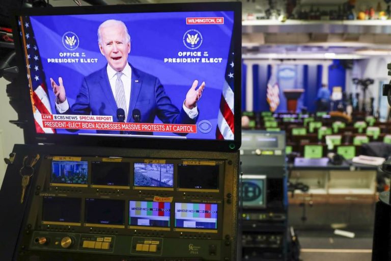 COVID-19: JOE BIDEN DIZ QUE DISTRIBUIÇÃO DE VACINAS ESTÁ A SER UMA “FARSA”