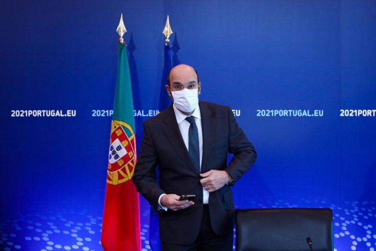 COVID-19: GOVERNO ADMITE VOLTAR A ENCERRAR RESTAURANTES E COMÉRCIO NÃO ALIMENTAR