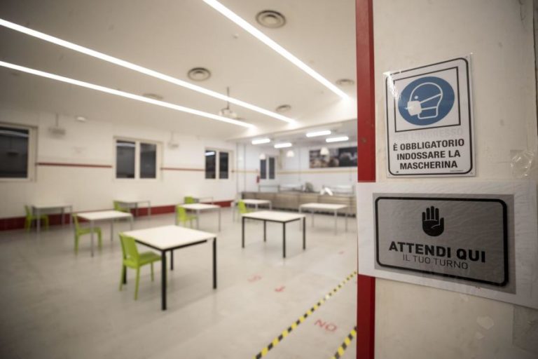 COVID-19: ITÁLIA REGISTOU 17.246 NOVOS CASOS E 522 MORTES NAS ÚLTIMAS 24 HORAS