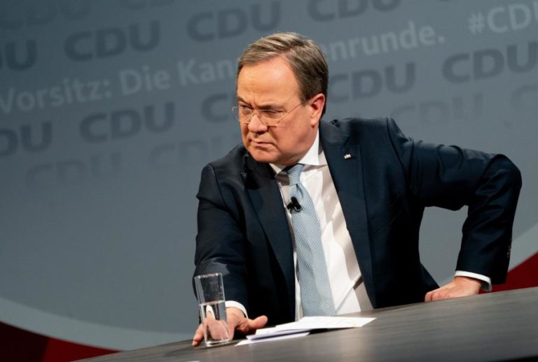ARMIN LASCHET É O NOVO LÍDER DA CDU DE ANGELA MERKEL
