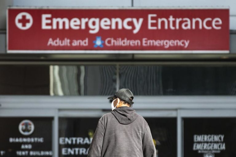 COVID-19: EUA COM MAIS DE 375 MIL MORTOS DESDE O INÍCIO DA PANDEMIA