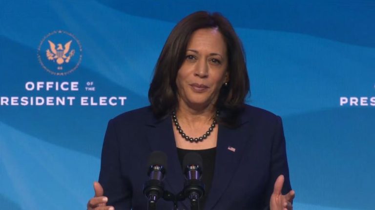 VICE-PRESIDENTE PENCE OFERECE AJUDA À SUCESSORA KAMALA HARRIS