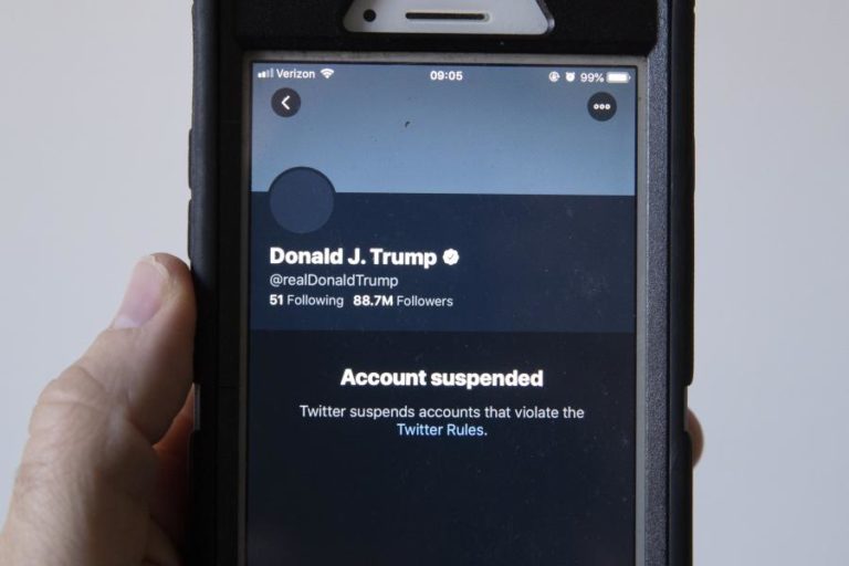 TWITTER DEFENDE SUSPENSÃO DE CONTA DE TRUMP MAS ADMITE PRECEDENTE PERIGOSO