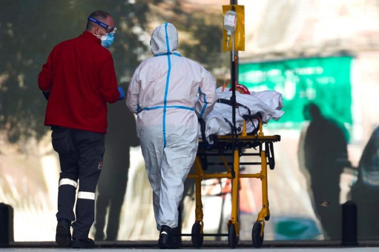 COVID-19: ESPANHA REGISTA 38.869 NOVOS CASOS COM RITMO DE CONTÁGIOS A AUMENTAR