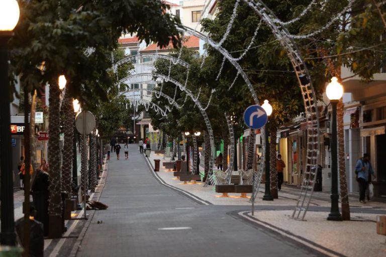 COVID-19: RECOLHER OBRIGATÓRIO NA MADEIRA FOI CUMPRIDO E ESVAZIOU FUNCHAL ÀS 19:00 HORAS