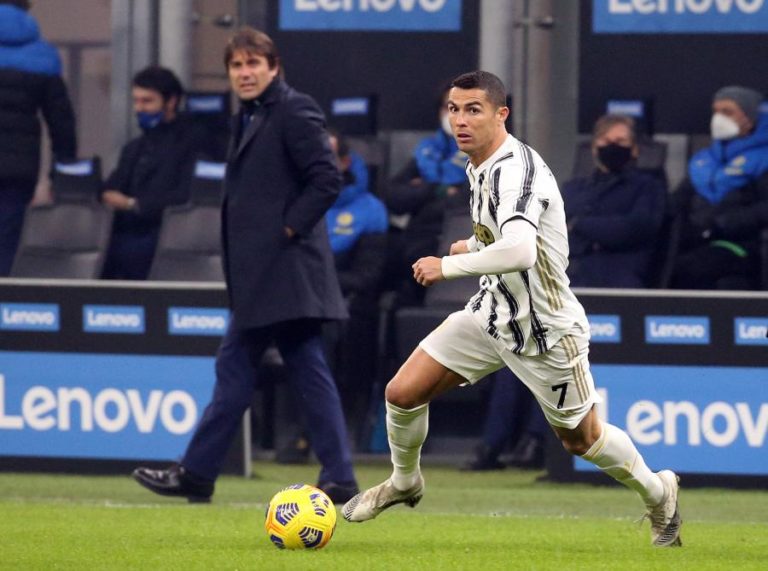 CRISTIANO RONALDO PELA 15.ª VEZ NA EQUIPA DO ANO DA UEFA VOTADA PELOS ADEPTOS