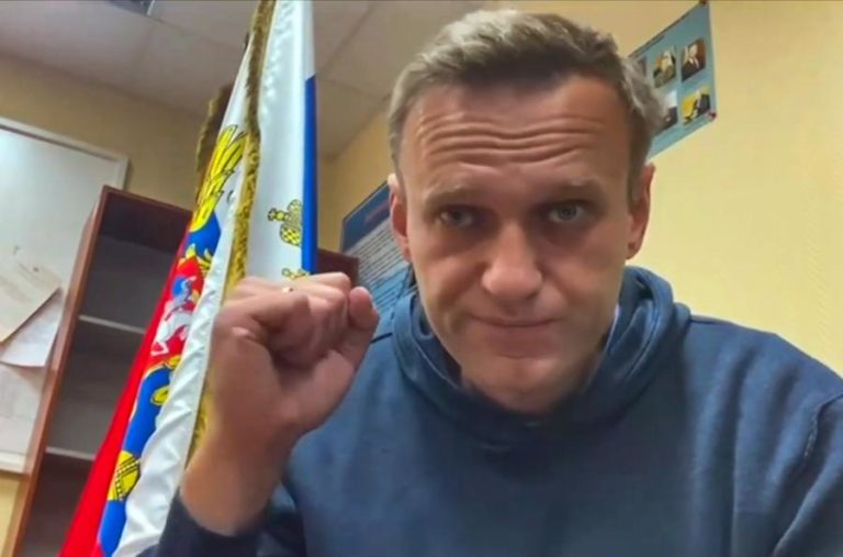 NAVALNY: JUSTIÇA RUSSA CONDENA PORTA-VOZ DO OPOSITOR A NOVE DIAS DE PRISÃO