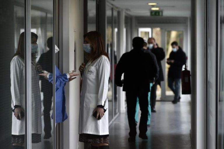 COVID-19: HOSPITAL DE CAMPANHA EM VISEU RECEBE INFETADOS “EM FASE DE MELHORIA”